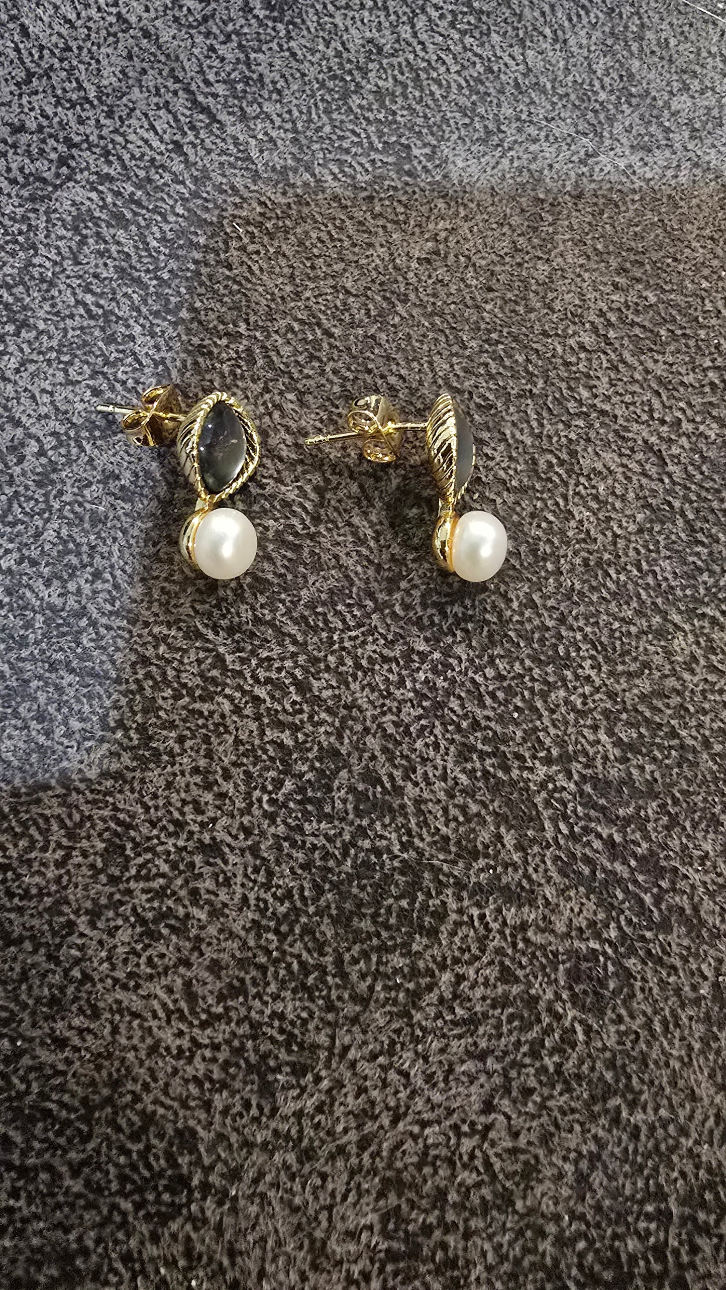 Freshwater Cultured pearl drop earrings in sterling silver