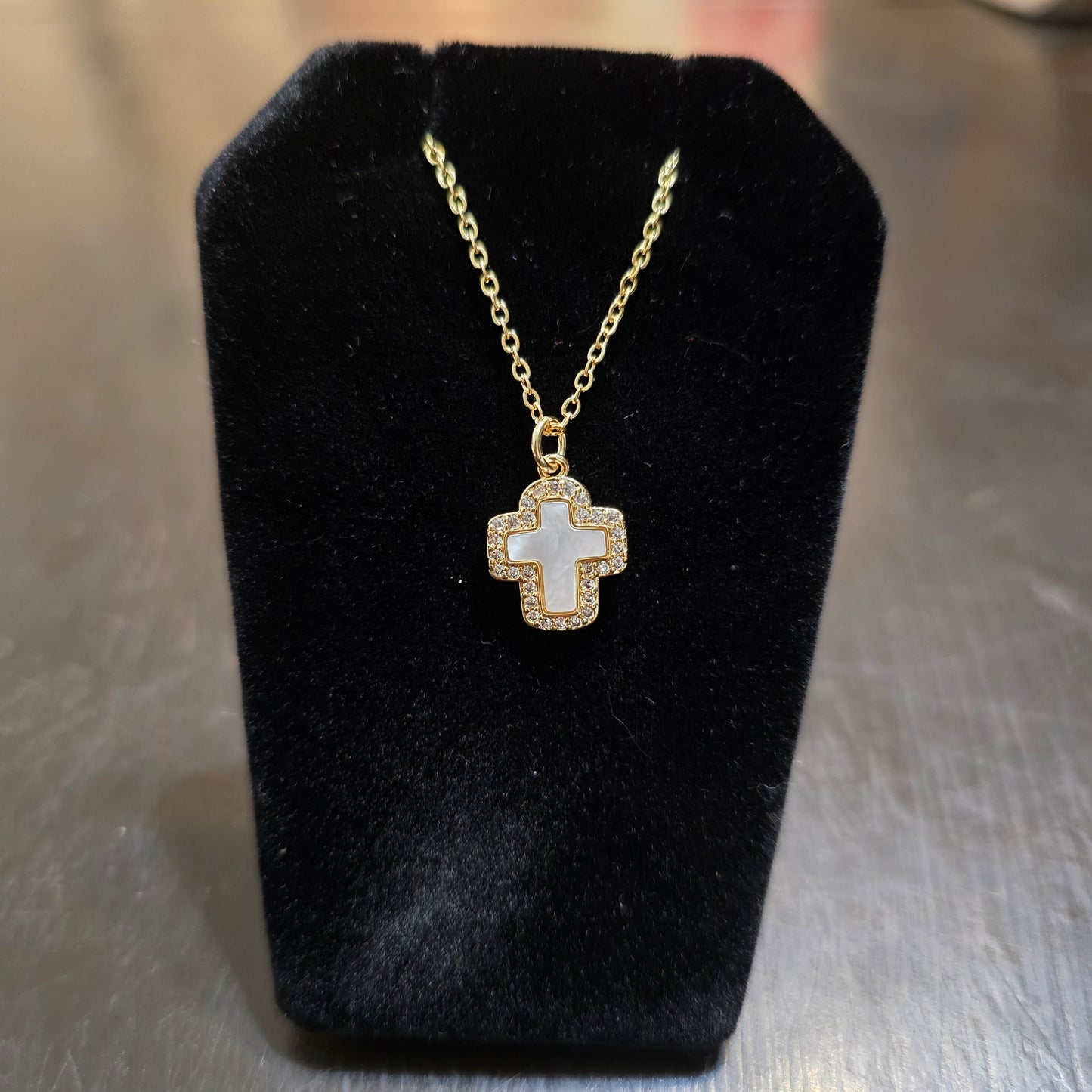 18k gold plated mother of pearl pendant