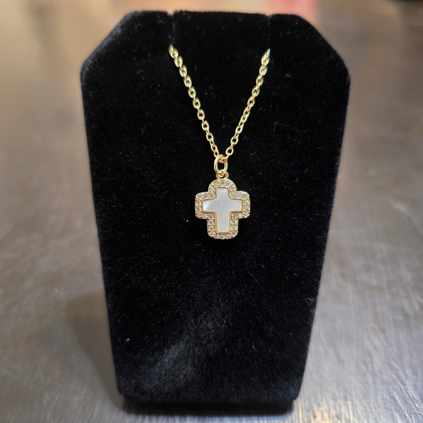 18k gold plated mother of pearl pendant