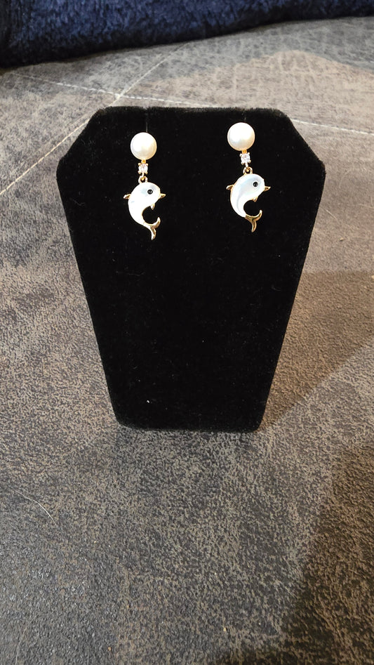 Freshwater Cultured pearl Dolphin earrings in sterling silver with Mother of Pearl
