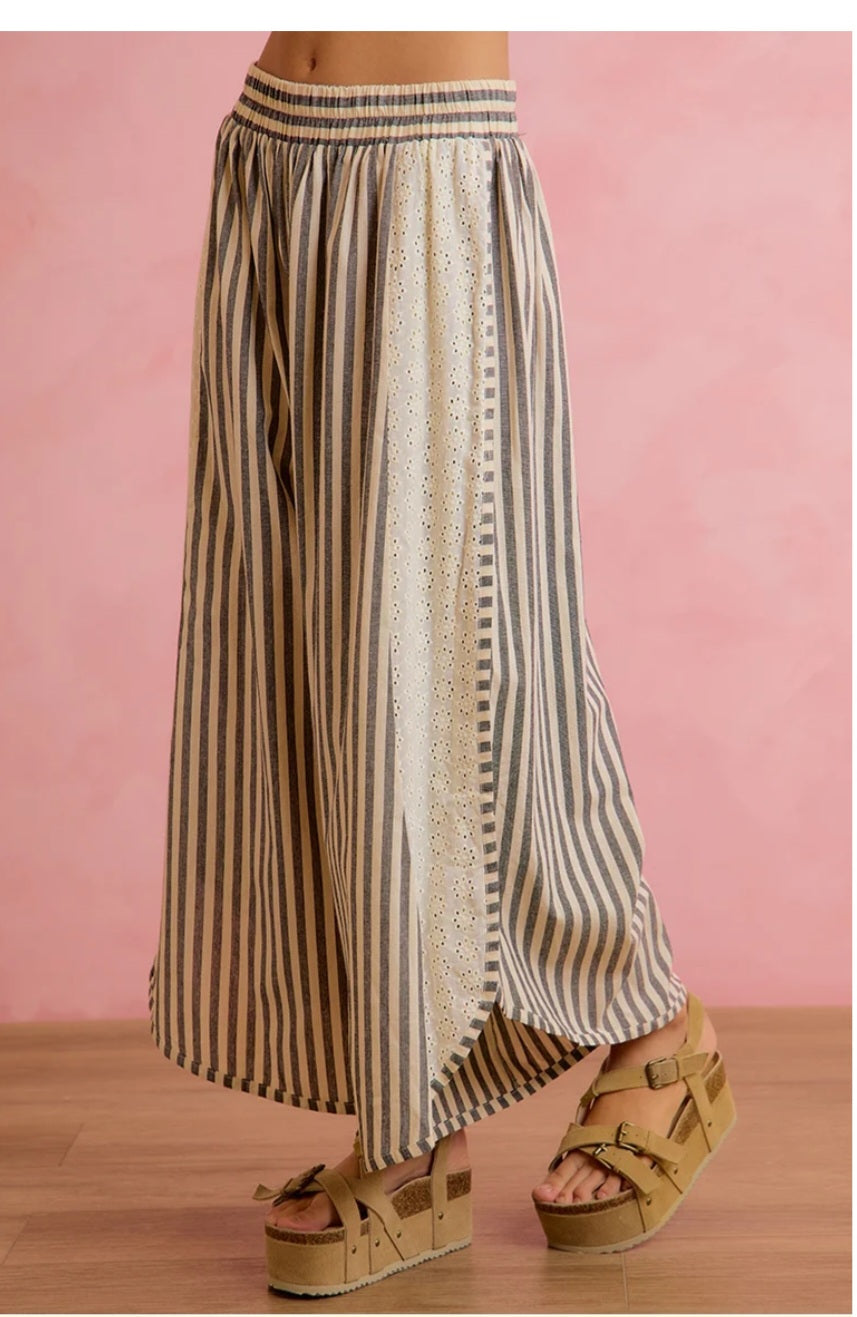 Bibi FLORAL EYELET SIDE ELASTIC STRIPES WIDE LEG PANTS