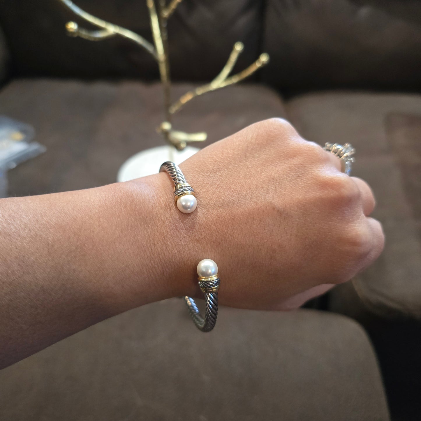 Fashion gold tone spiral cuff