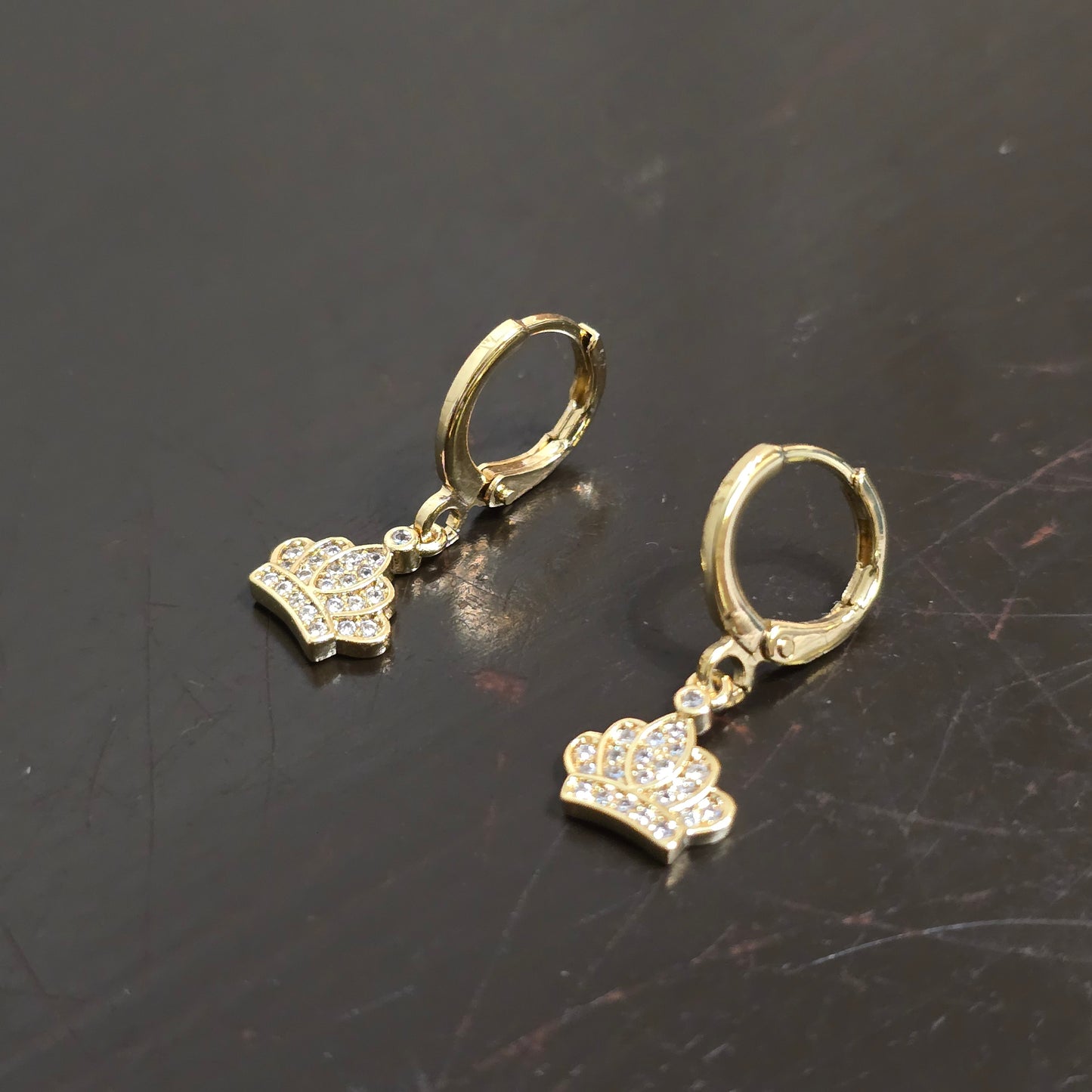 Fashion crown dangle earrings