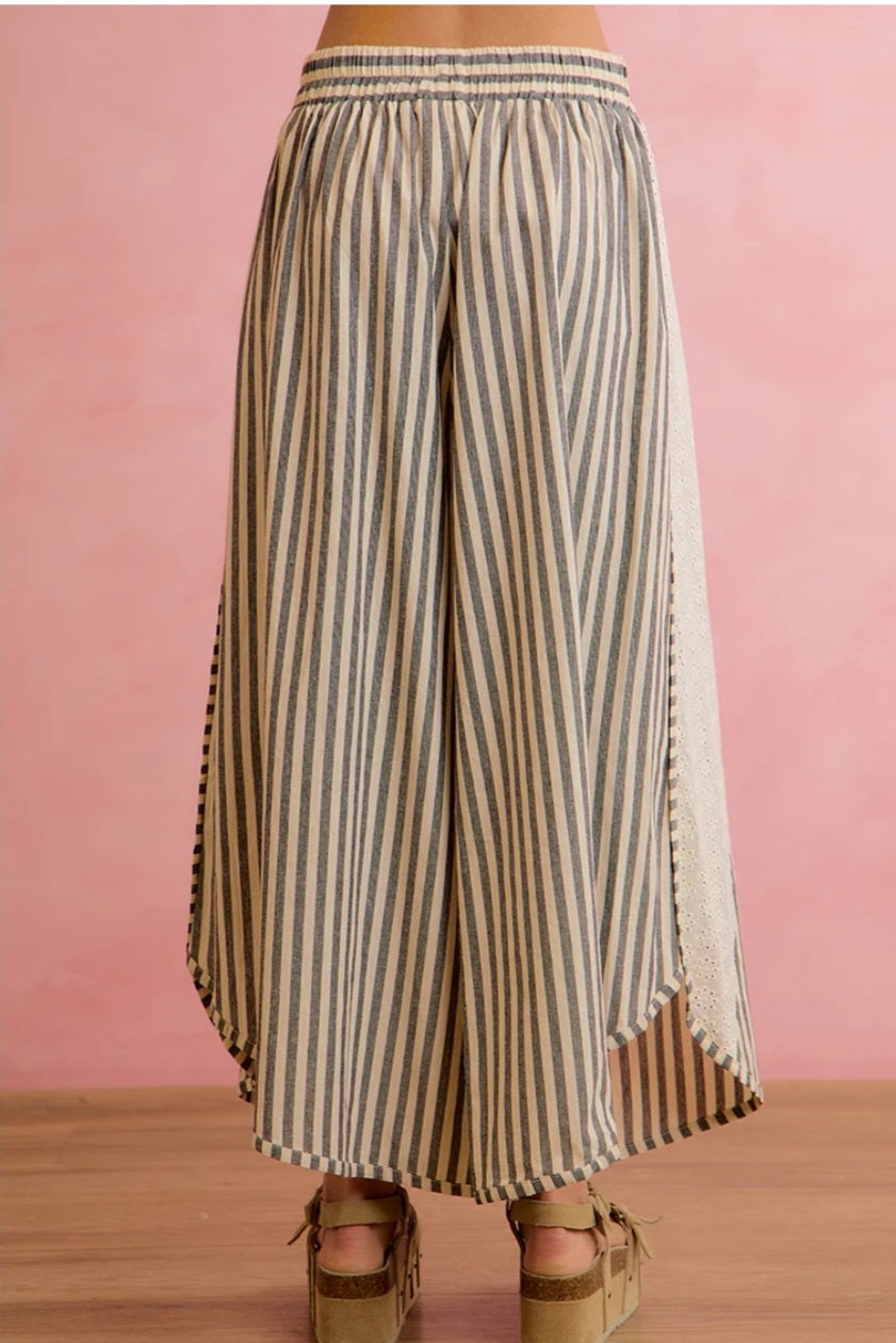 Bibi FLORAL EYELET SIDE ELASTIC STRIPES WIDE LEG PANTS