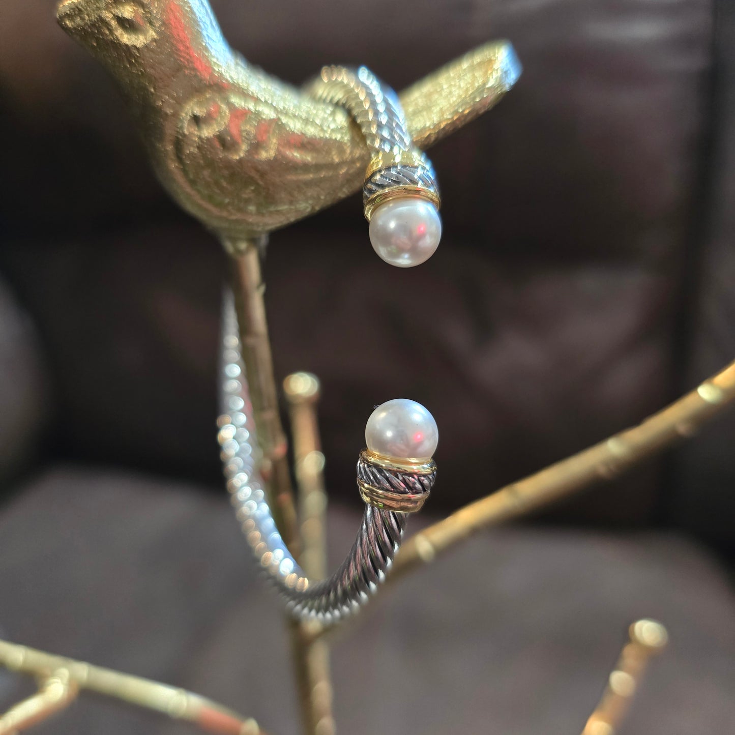 Fashion gold tone spiral cuff