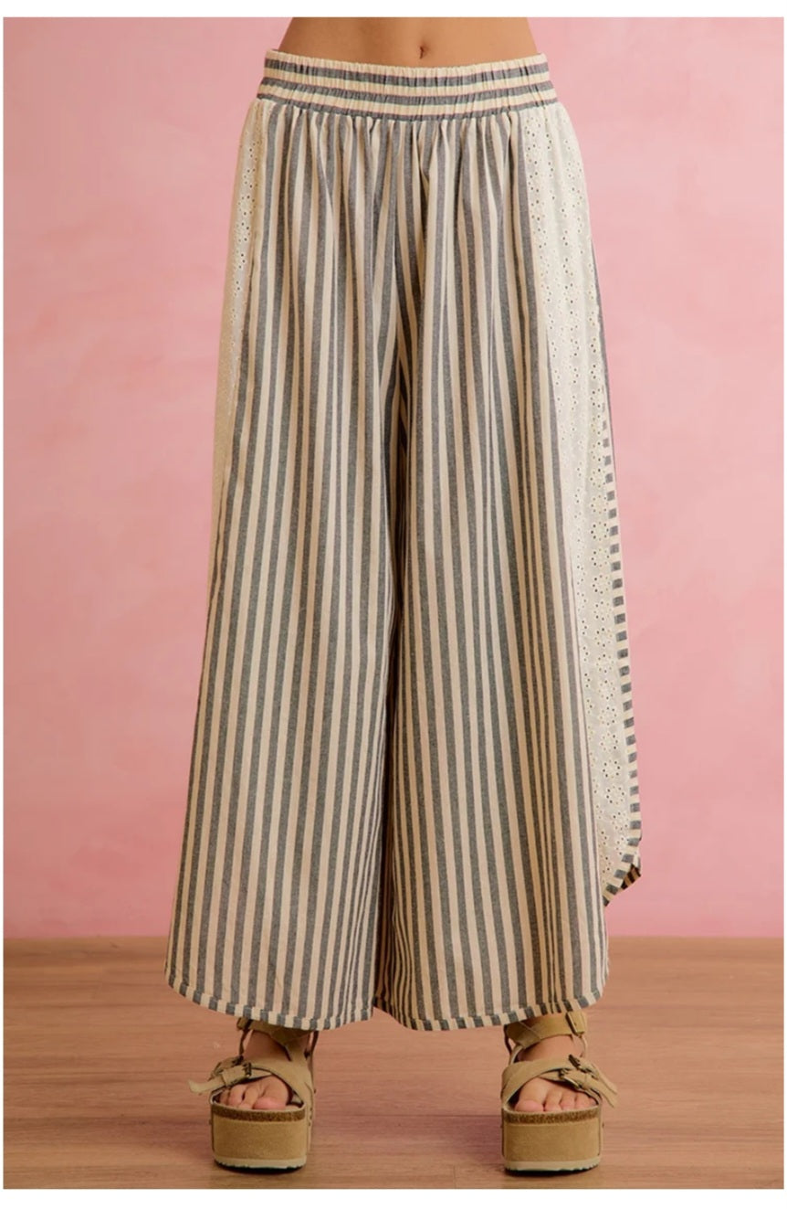 Bibi FLORAL EYELET SIDE ELASTIC STRIPES WIDE LEG PANTS