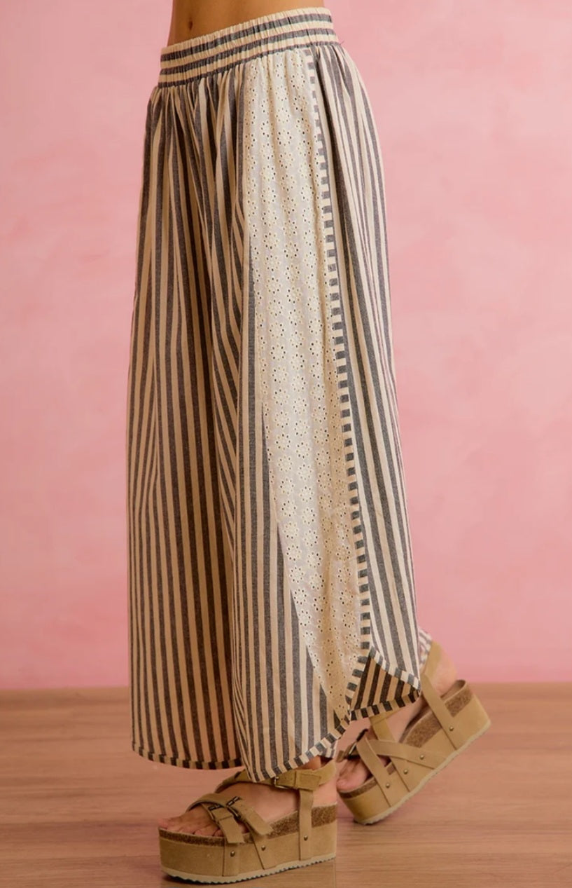 Bibi FLORAL EYELET SIDE ELASTIC STRIPES WIDE LEG PANTS